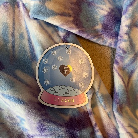 NWT btween Girls’ Tie-Dye Fleece Pullover 7 - Picture 4 of 12